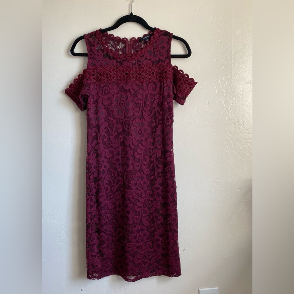 Ambiance womens dress size Large sheer lace burgundy fully lined floral cut offs